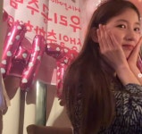 '29세' 수지, 생일 파티 현장 봤더니…여배우 총집합 "로맨틱하네"