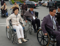 안방마님바른식문화개발원인천부평지사 | 경기지사 후보 안방마님들 "바쁘다 바뻐~"