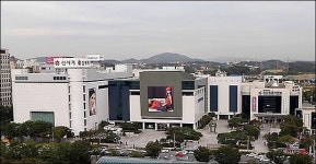 인천신세계주 | 신세계, 백화점부지 놓고 인천시와 공방…원인은 롯데?
