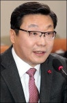 주형환 장관, 미국에 철강 반덤핑 공정 조사 촉구