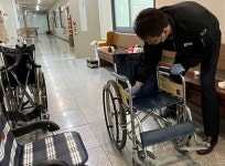 케세라 주식회사 복지용구 소독센터 | 손끝으로 전하는 나눔, 휠체어 소독 재능기부 케세라(주)