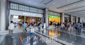 신세계푸드, 코엑스에 데블스도어·쓰리트윈즈·버거플랜트 동시 오픈