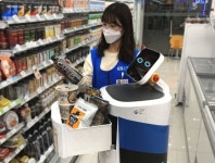 LG25망원희망점 | LG전자, “편의점에서 물건 사면 로봇이 배달해요”