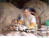 옥천요업전시판매장 | 충북 옥천 30년 전통가마로 도자기 굽는다