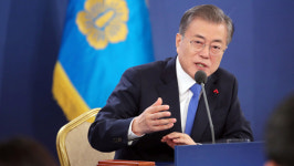 휘천경제중심 | 문 대통령 "'사람중심경제' 반드시 가야할 길…반드시 이뤄내겠다"