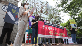상지아이들유치원급식소 | '아이들 급식에 이물질 투입' 유치원 교사 구속