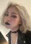 ITZY 류진, 블랙립도 완벽 소화···걸크러쉬 매력 폭발