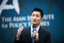 "새 환경에 끊임없이 나를 던져라"