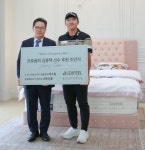 '스크린골프의 제왕' 김홍택, 침대 브랜드 렉스필 계약