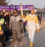 영천시장 호돌이 청과점 | 성화봉송 길에 만난 수호랑과 호돌이