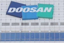 ㈜두산, 두산타워 8000억원에 매각 결정