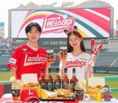 노브랜드 버거, SSG랜더스필드점 전용 메뉴 '에반 윌리엄스 하이볼' 출시
