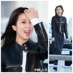 블랙핑크 지수, 이 언니 또 터졌다! 방콕행 공항패션으로 런웨이 장악