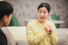 서울노&기내과 | ‘내과 박원장’ 라미란, 이서진 기 살리기 대작전 돌입 ‘내조의 여왕’