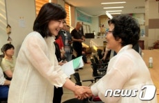 충무전통누비.한산슈퍼 | 모시 옷 입은 조윤선 장관