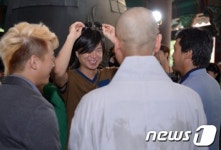 금장종로떡접 | 혜문 스님과 대화나누는 주진우 기자
