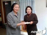 화성온누리노동자센터 | 화성오산교육청, 아동보호시설 '온누리상품권' 전달