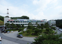 현직 군수 구속된 괴산군청 당분간 '옥중결재'