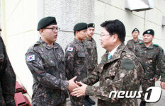 대전광역시청직원복지회 | 권선택 대전시장, 명절연휴 기관 등 방문 직원격려