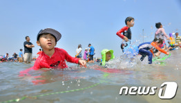 무더위에 '물속으로 풍덩'