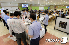 과천중학교 구내식당 | 김영란법 시행 첫 날 '붐비는 정부청사 구내식당'