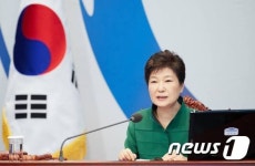 朴대통령, 구미 새마을중앙시장 방문…'새마을도시락' 오찬