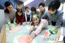'동대문 K-live에서 AR·VR 즐기고 방학숙제도 하세요'