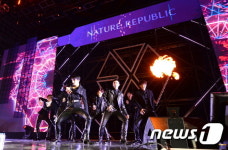 네이쳐리퍼블릭부송점 | 네이쳐리퍼블릭, 엑소 팬 페스티벌 개최…6000명 모여