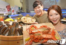 씨.케이꽈배기마트 | 롯데마트 '직접 고른 랍스터 즉석에서 맛보세요'