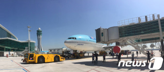 인천공항 제2터미널, 항공기 접안 및 화물운송 테스트