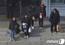 포항여고구내매점 | 지진 불안감 벗어난 포항 수험생들