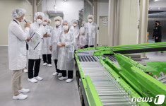 프레시플러스(주)공주제2공장 | 프레시지 생산현장 둘러보는 이의경 식약처장·정중교 대표