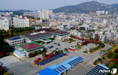 태안 한 아파트서 코로나19 8명 집단감염…주민 불안 증폭