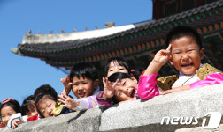 문화재청 "어린이날 궁능 입장료 전면 무료…외국인도 허용"