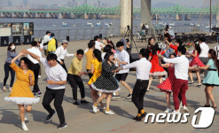 함께 즐기는 스윙댄스
