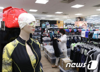 동신마트수영복 | 불티나게 팔리는 수영복