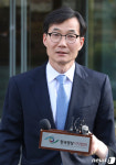 변호사노희정법률사무소 | 대심판정 나서며 입장 밝히는 노희범 변호사