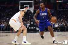 '빅3 활약' NBA 클리퍼스, 피닉스에 27점 차 대승