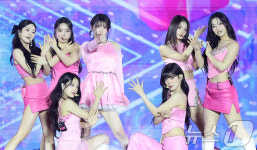 열정적인 무대 펼치는 프로미스나인