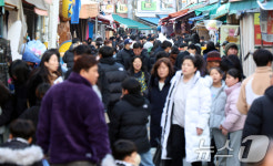 성서종합완구 | 붐비는 완구거리