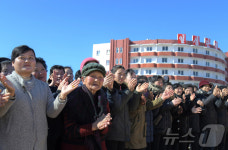 (유)정풍건설 - 14385 | 정평군 지방공업공장과 종합봉사소 건설…"폭풍 같은 환호"