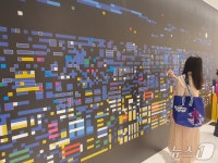 "'김현아' 보러 가자"…온라인 시대에 백화점·아울렛 몰리는 이유는