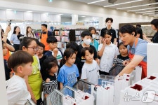 주식회사 케이씨씨글라스 홈씨씨 인천점 | "낡은 아동센터의 변신"…KCC글라스, 홈씨씨교실 8호점 개소