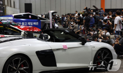 윤앤최오토테크 | 오토살롱테크코리아 2025, 열띤 관심 속 개막