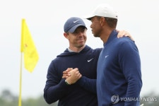 '특별한 클럽에 온 것을 환영해' 골프 황제 우즈, 매킬로이 그랜드슬램 축하