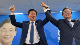 전재수 후보 선거사무소 개소…정청래, 지원사격