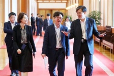 조선일보동이촌센터중앙일보신용산센터 | 청와대 “조선일보ㆍ중앙일보, 진정한 국민 목소리 아니다”