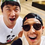 하하에프앤시 | 하하, 정형돈과 셀카 "4대천왕과 함께! 영광입니다!"...FNC 유재석은 어디에?
