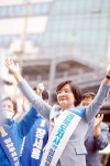 애드린구미지사 | 민주당 임미애 경북지사 후보 "정치는 환경미화와 같아"...구미역서 출정식