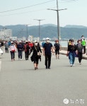 후포해변 군민건강걷기대회에 참가한 울진군민들